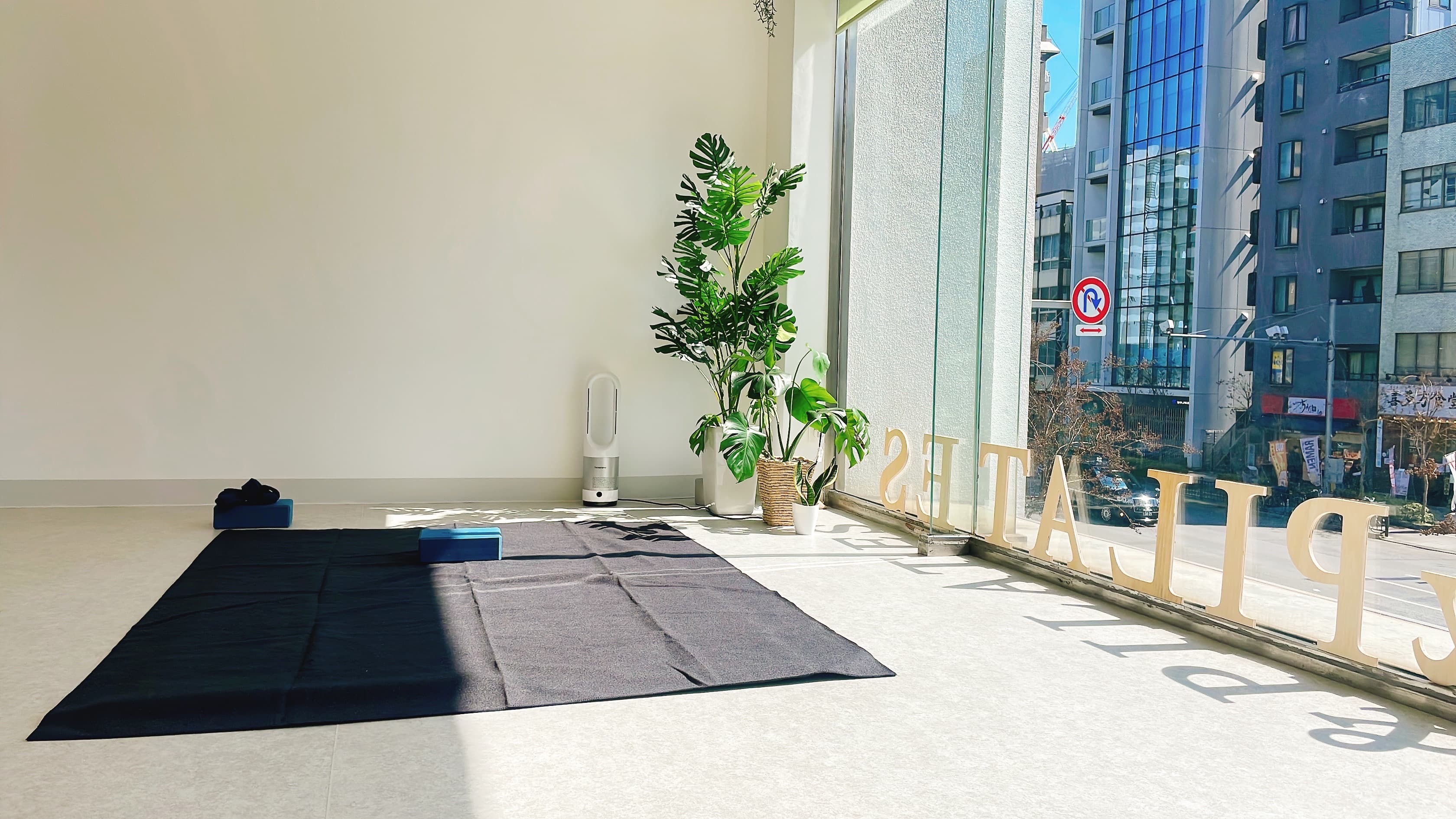 股関節ストレッチヨガ (日本語) 画像1