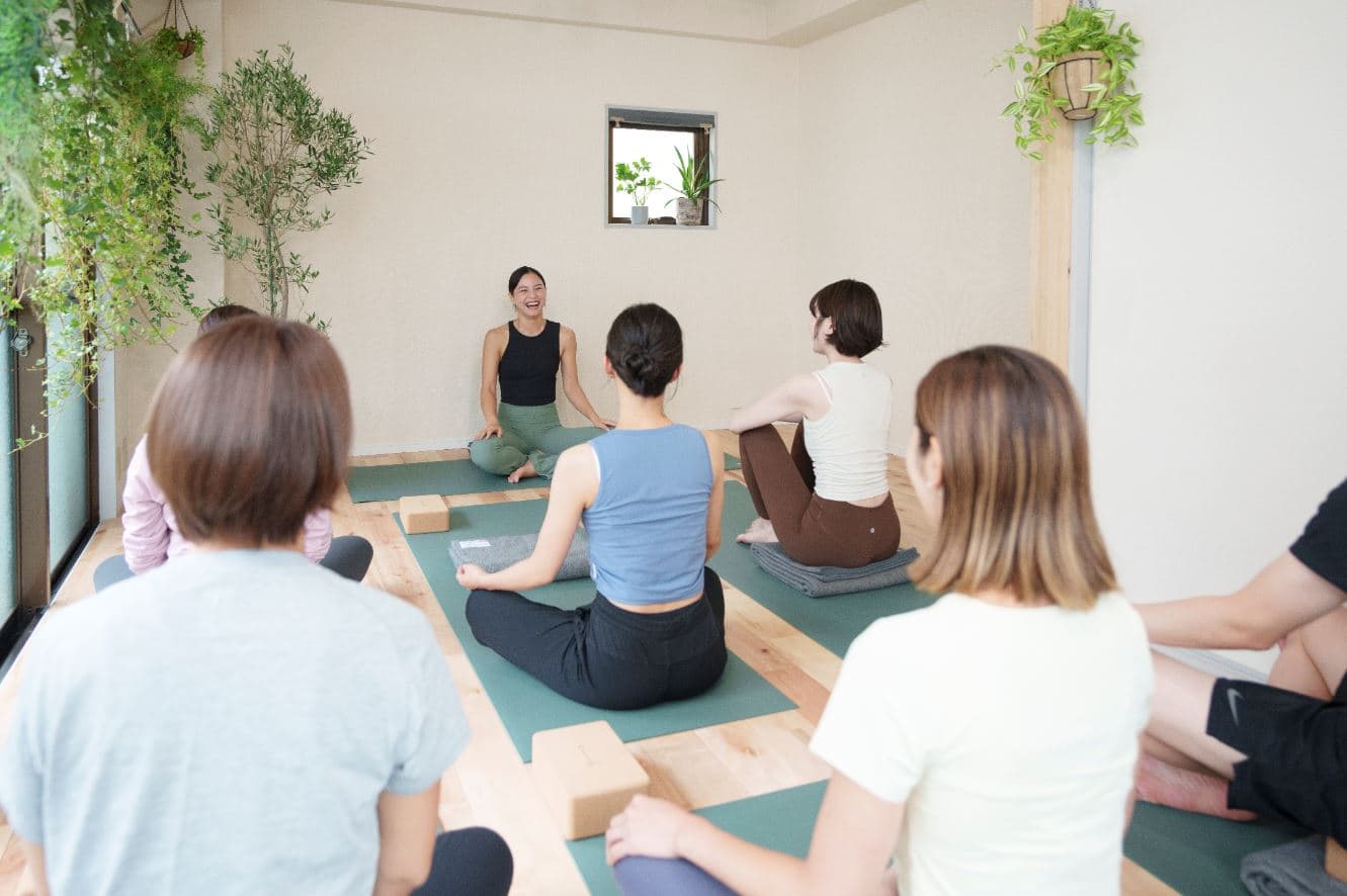 【女性のみ予約可】ゆっくり身体を緩めるキャンドルヨガ 画像1